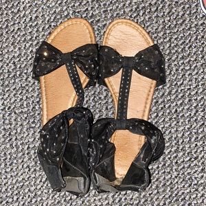 Sandals with rhinestones & bow